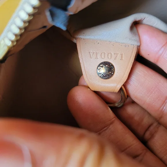 Louis Vuitton Bedford Vernis Bag - Picture 7 of 12